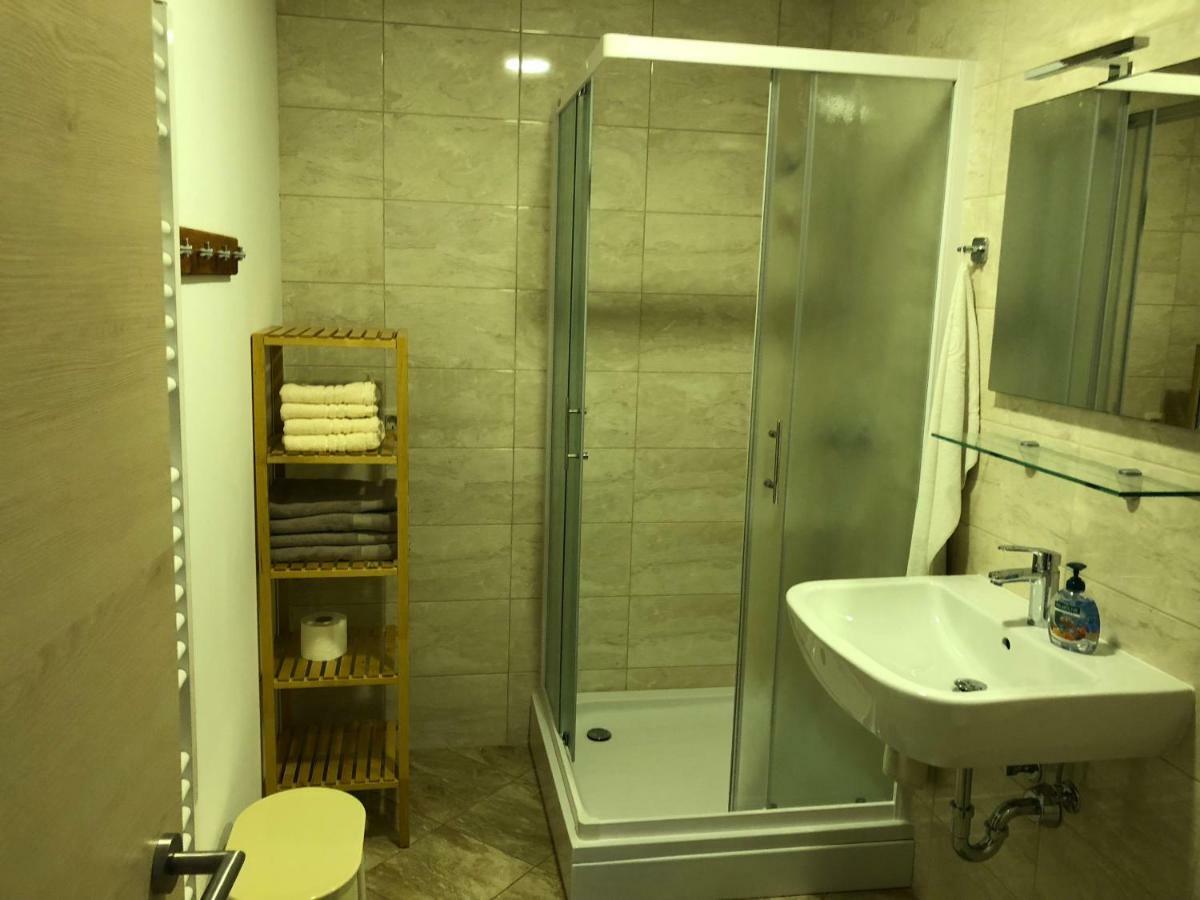 Apartma Linhartov Trg Radovljica Exteriör bild